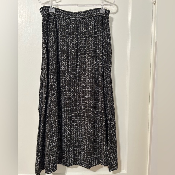 Chaus Dresses & Skirts - Chaus Black and White A-Line Rayon Skirt